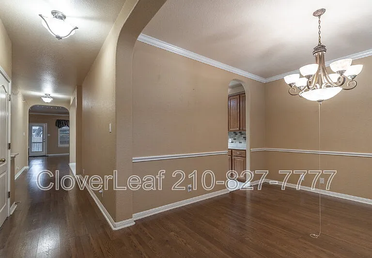 22714 Sabine Smt — Photo 7