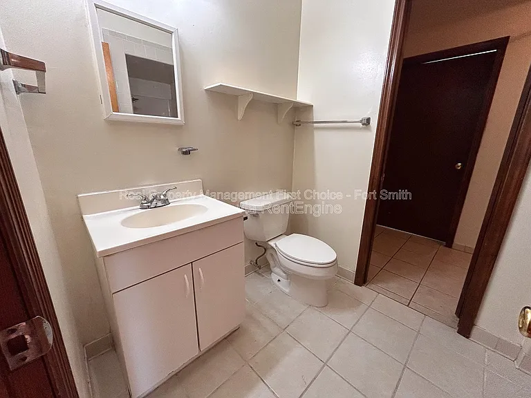 1306 S 41st St — Photo 9