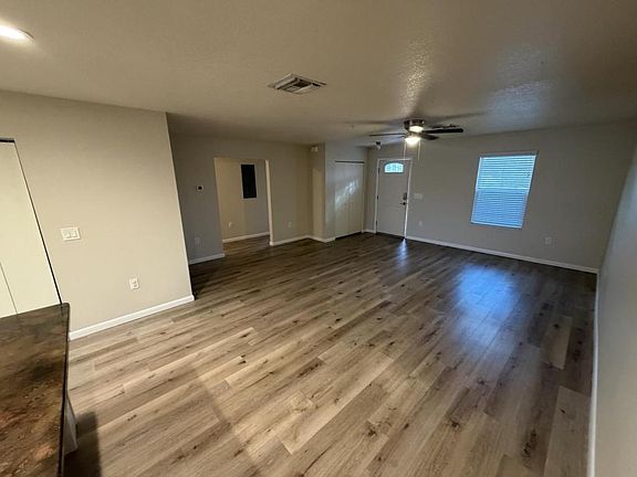 5th image of 10433 Chalmer St