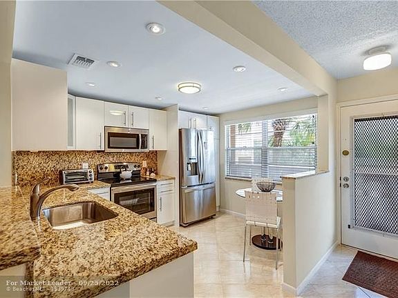 3rd image of 2303 Lucaya Ln APT M3