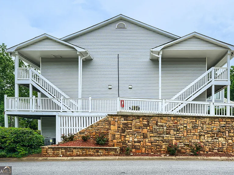 905 Augusta Dr SE — Photo 17