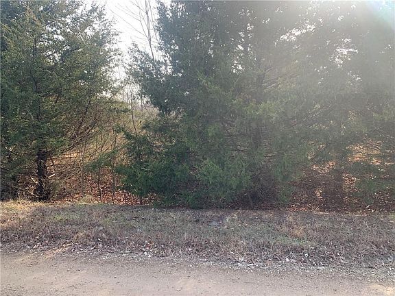3rd image of 30 Foxwood Dr