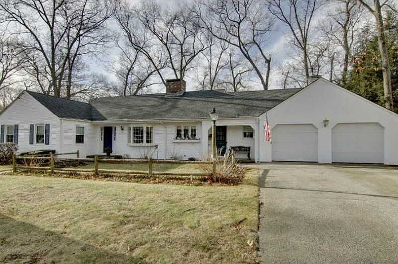 2nd image of 81 Anawan Rd