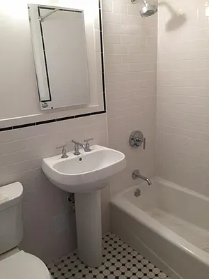 Rented by Addison Property Group | media 15