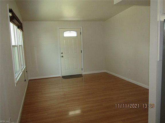 4th image of 2907 Scotia Dr