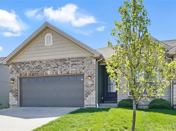 212 Pierce View Cir, Wentzville, MO 63385