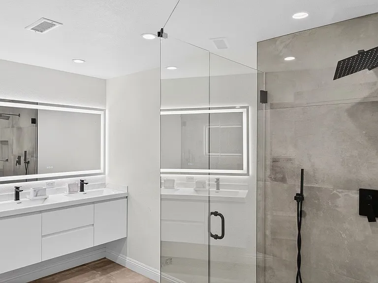 5270 Sepulveda Blvd — Photo 16