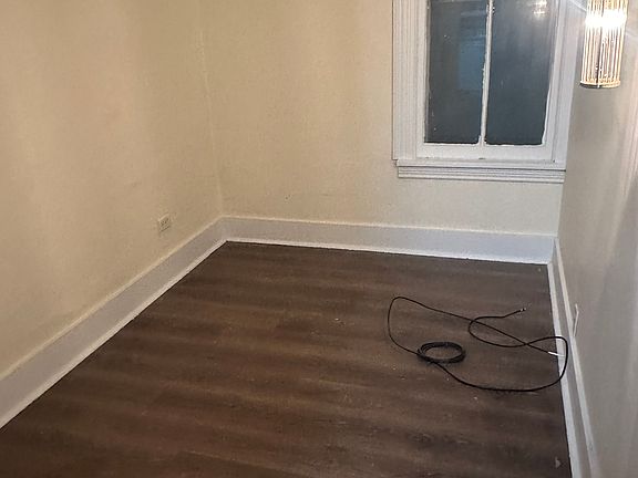 3rd image of 524-26 S Midler Ave S