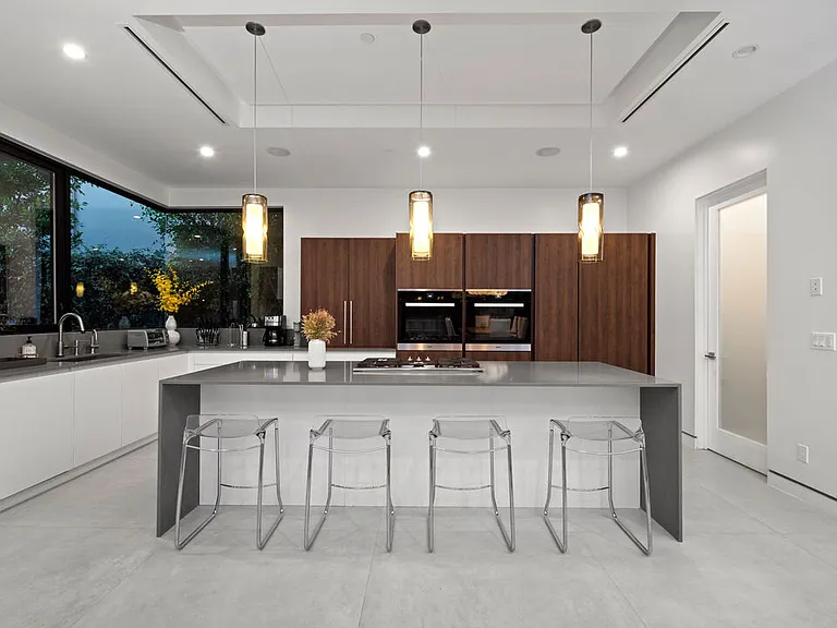 523 N Harper Ave — Photo 9