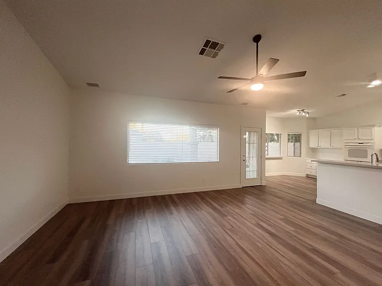 3816 Waynesvill St — Photo 23