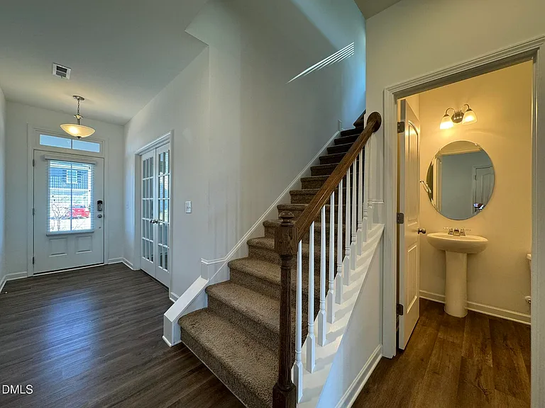 913 Briar Gate Dr — Photo 9