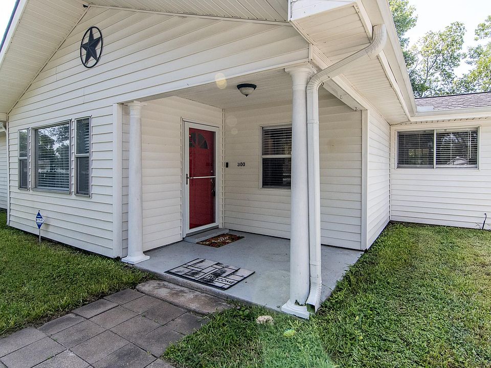1st image of 300 Baker Dr