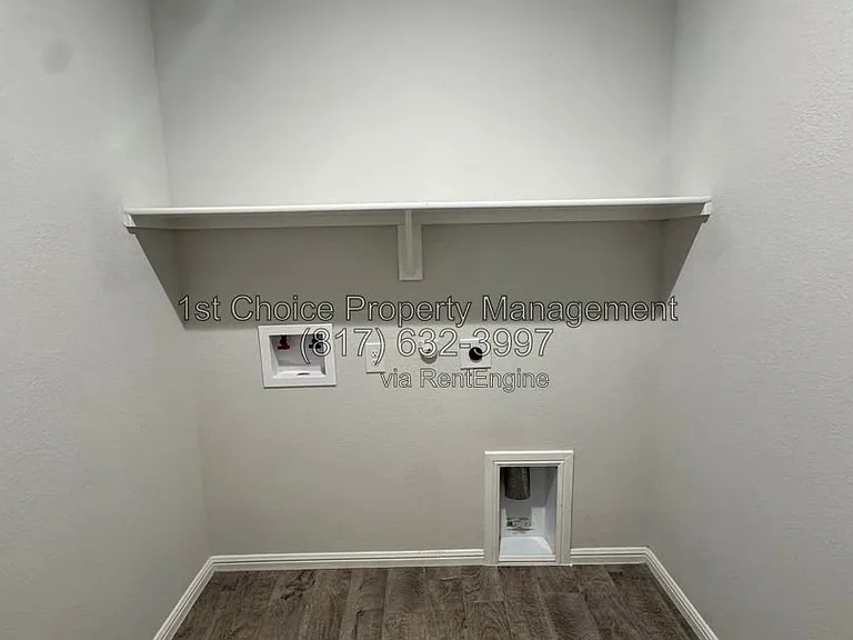 912 Rothville Ln — Photo 4