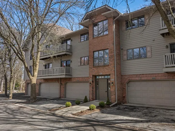 909 Cheshire Dr #B, Champaign, IL 61821