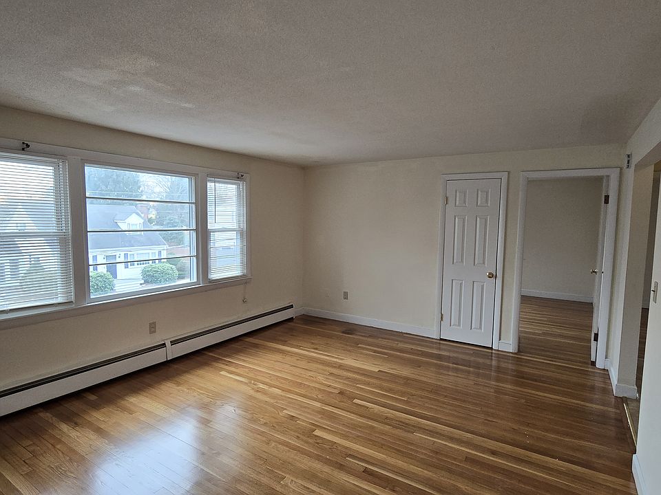 2nd image of 11 Kellett Dr APT 6