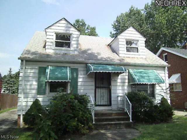 17601 Mapleboro Ave photo 1