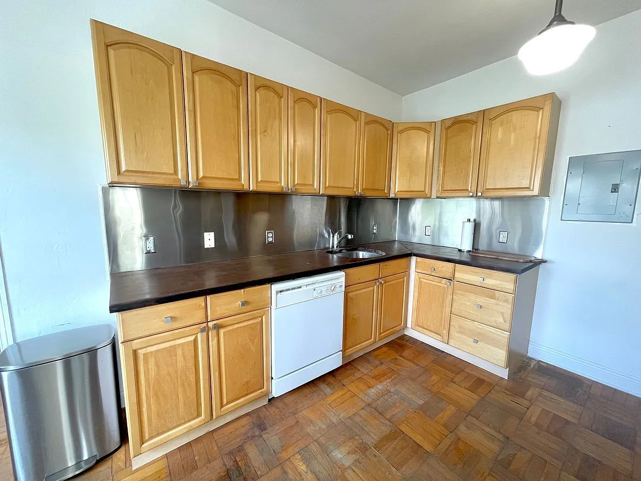 1 bed, 1.0 bath, $2,498 — Photo 2