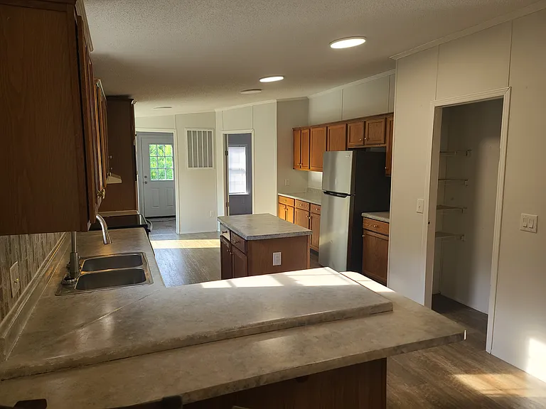 Large Kitchen with bar