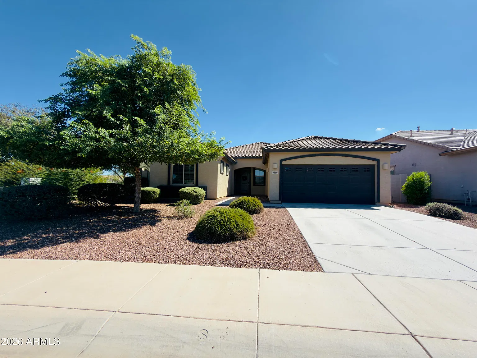 4 bed, 3.0 bath, 2299 sqft, $2,995 — Photo 2