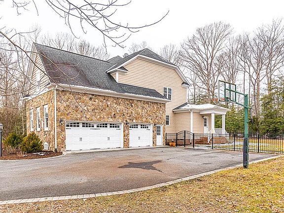 2nd image of 10317 Sonny Meadows Ln