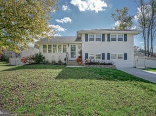 7 Clearbrook Dr, Gibbsboro, NJ 08026