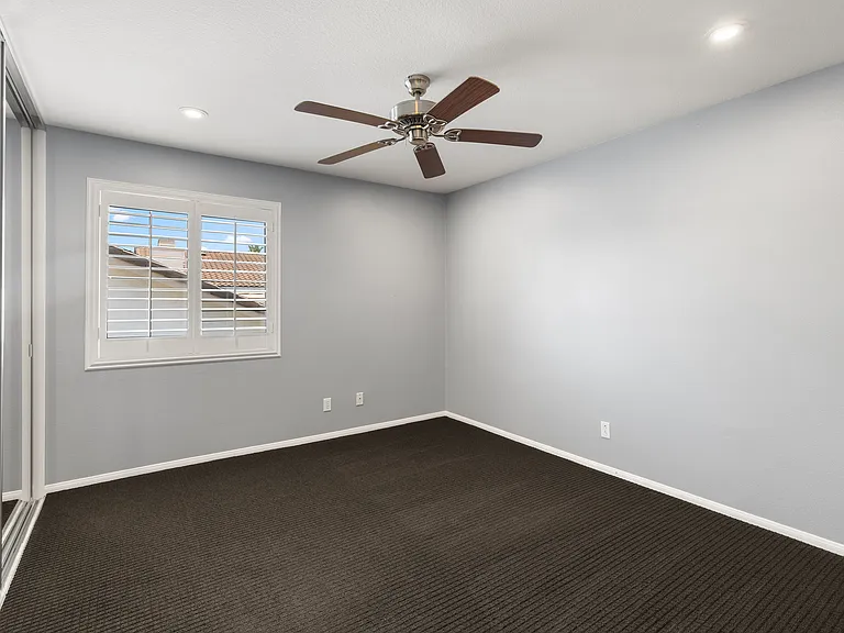 1648 Meadowglen Ct — Photo 16