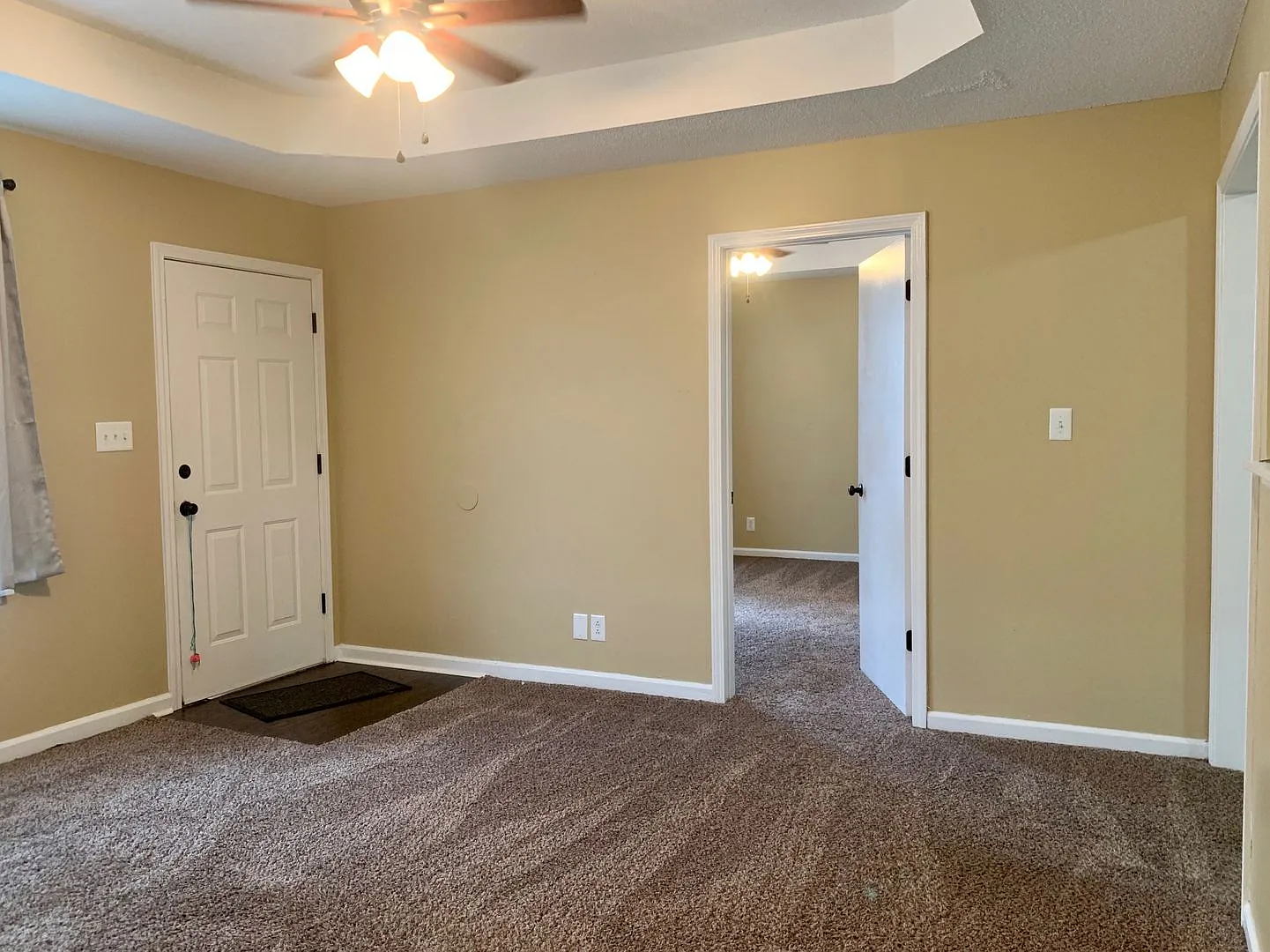 Conveniently Located! Cute home with 3 bedrooms and 2 baths. — Photo 3