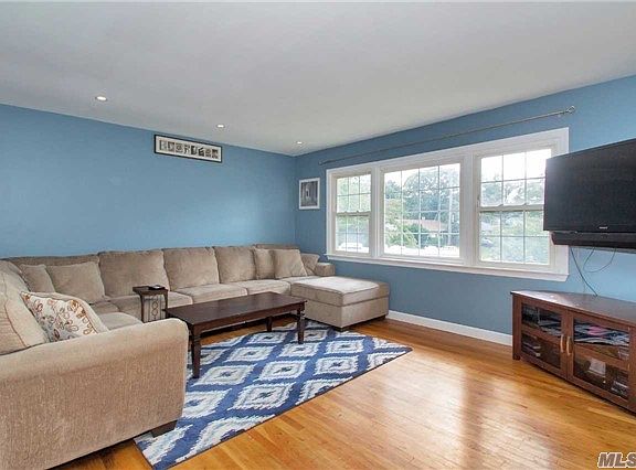 2nd image of 25 Kennedy Dr