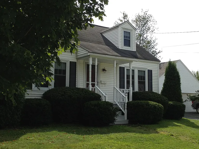 35 Lincoln St — Photo 9