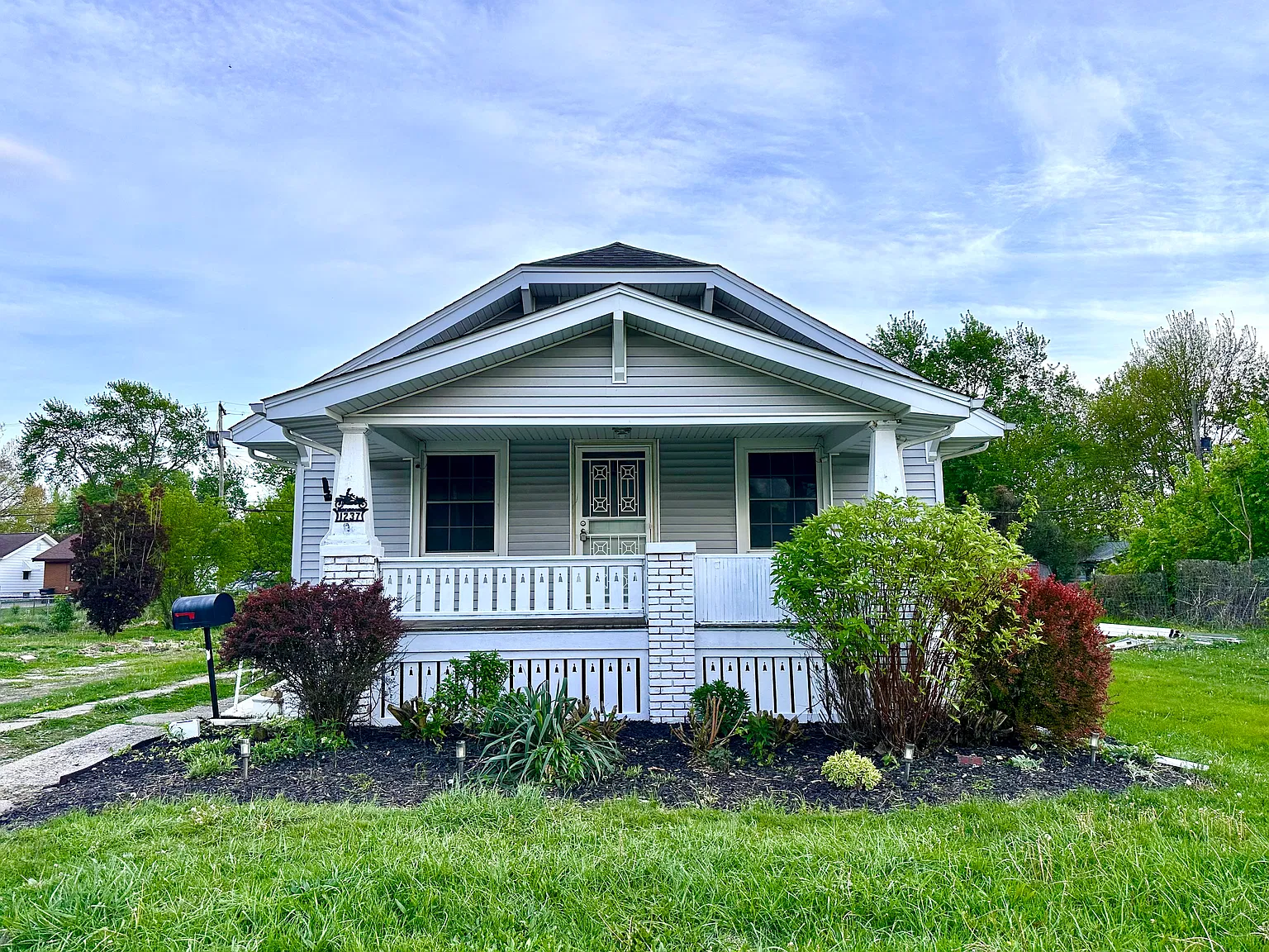 2 bed, 1000 sqft, $795 — Photo 1