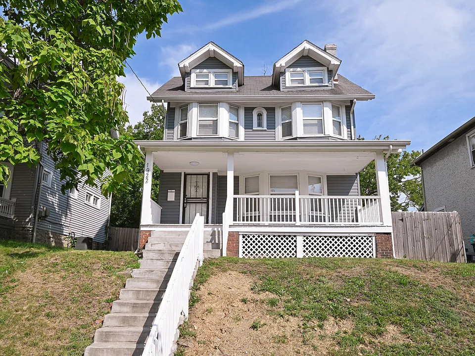 1922 Hewitt Ave
