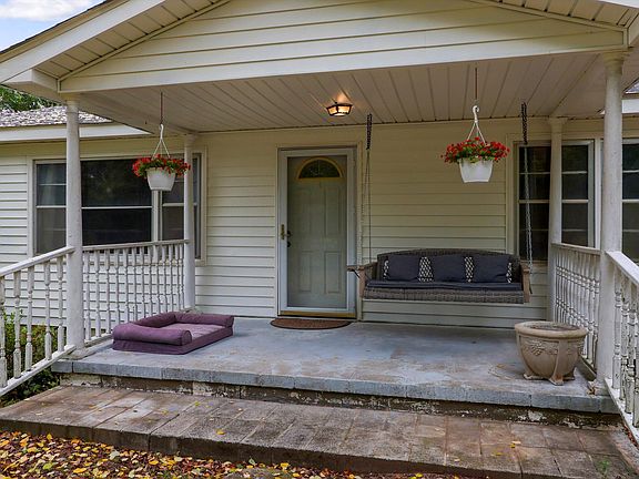 2nd image of 1208 Cummings Rd