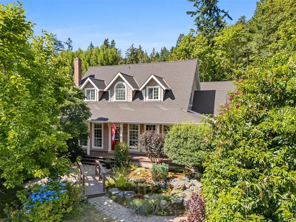 1130 Tatlow Rd, North Saanich, BC V8L 5P3