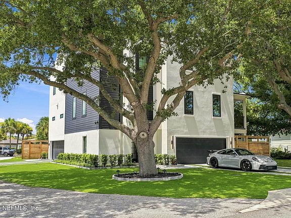 3rd image of 319 ST AUGUSTINE Boulevard