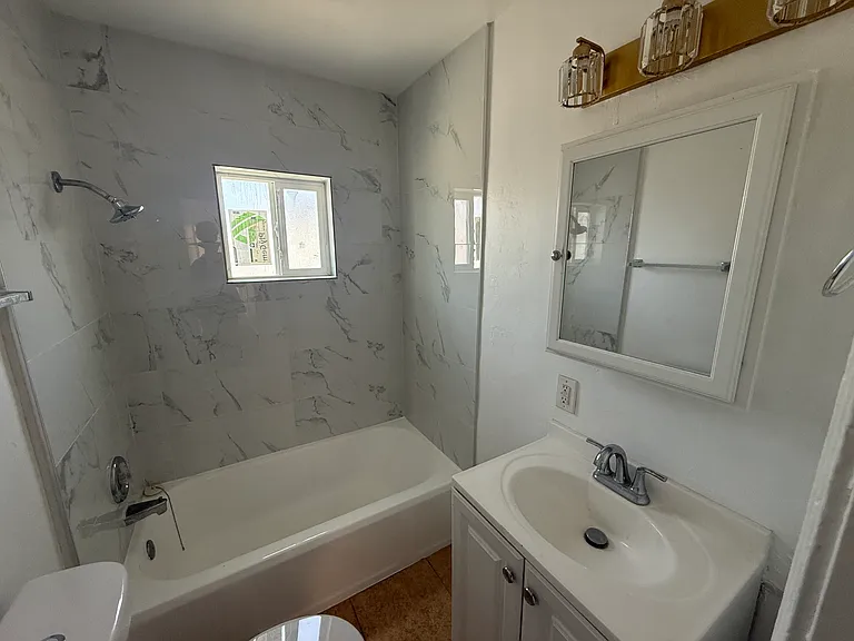 322 E 4th St #322 — Photo 6