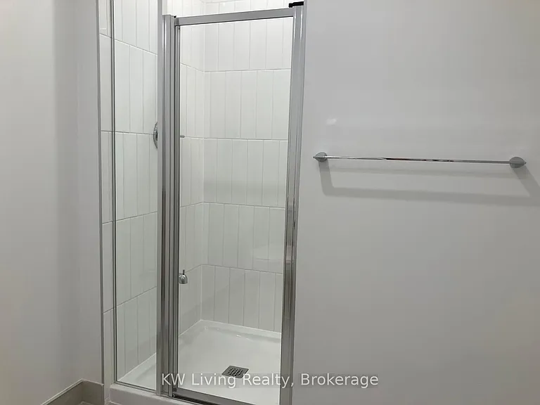 8 Beverley Glen Blvd #611 — Photo 14