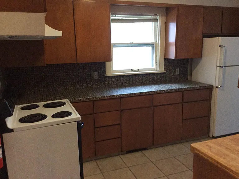 630 S Whitcomb St — Photo 5