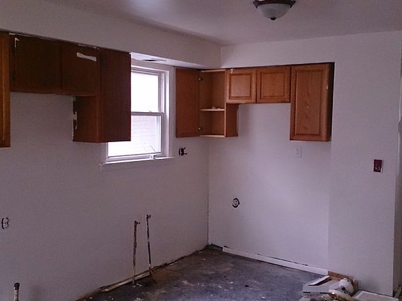 4th image of 12422 S Carpenter St