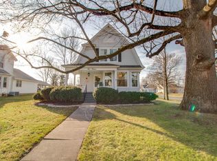 212 W Barr Ave, Jerseyville, IL 62052