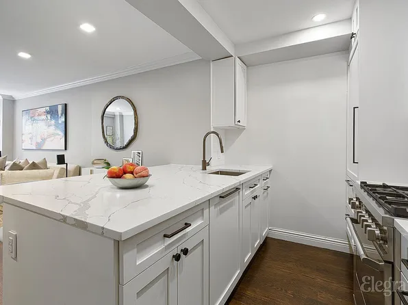 33 Greenwich Avenue 3M image 2 of 9