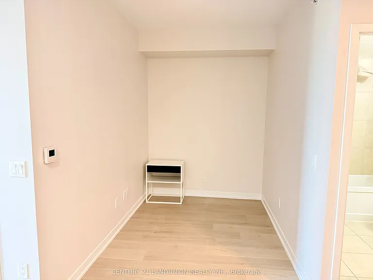 31 Tippett Rd — Photo 14