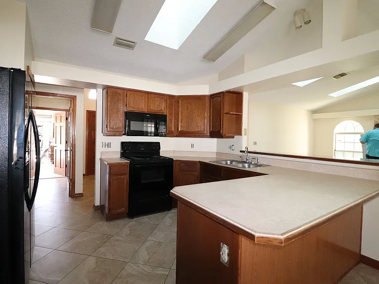 1088 Tivoli Dr — Photo 9