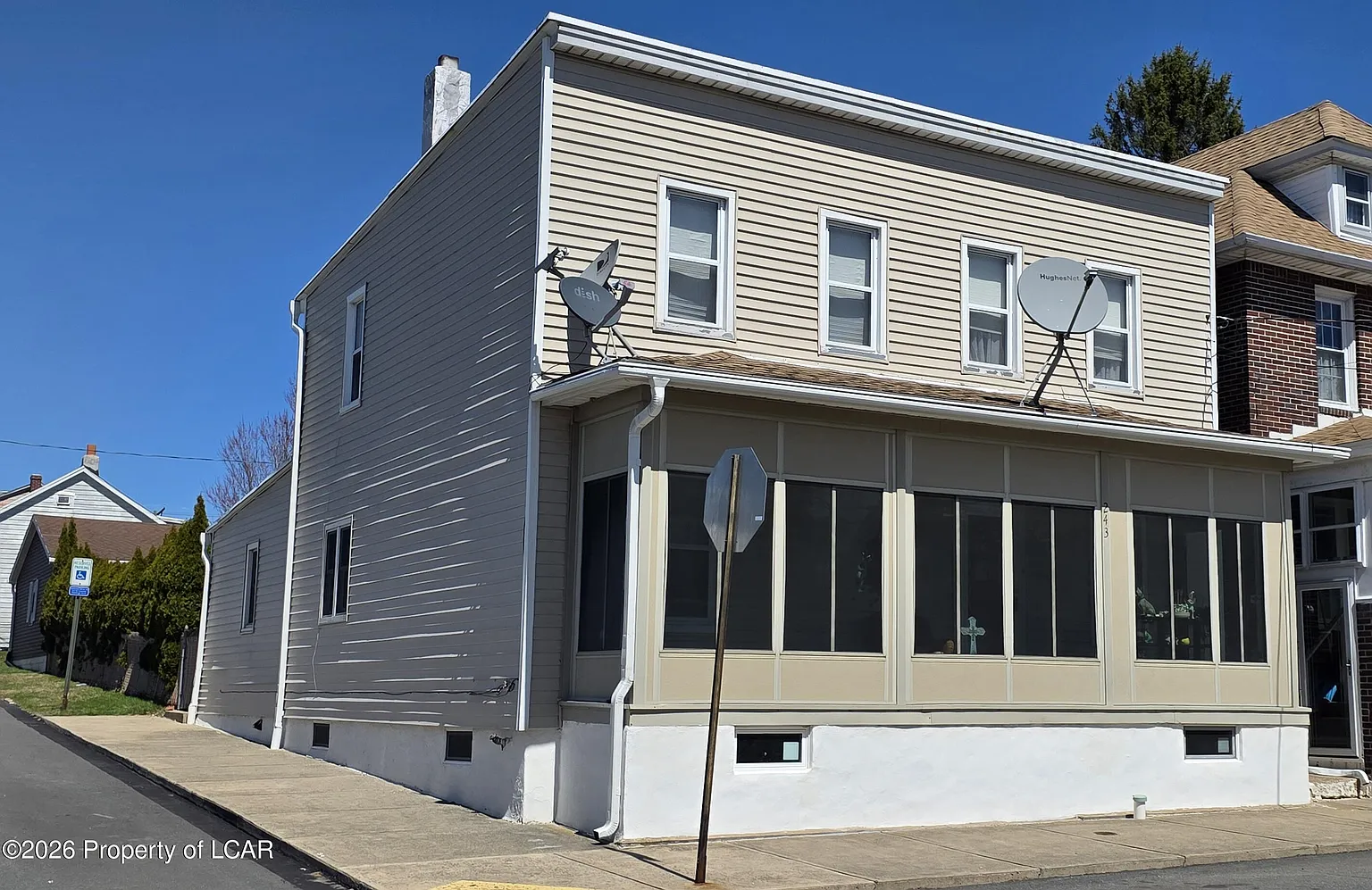 243 W Sherman St photo 1