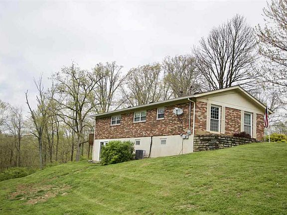 4th image of 678 Crawford Dr