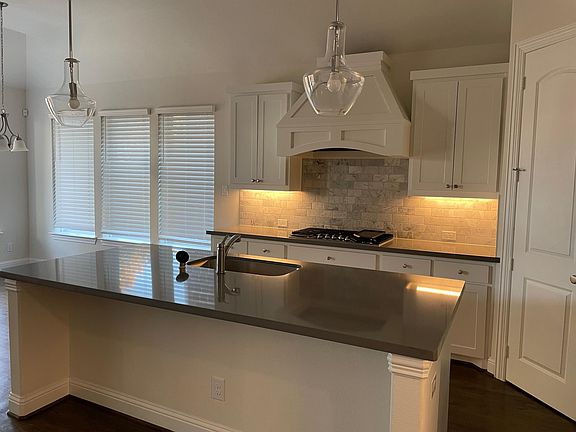 3rd image of 606 River Rock Way