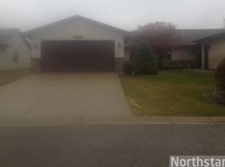 2166 Vierling Dr E, Shakopee, MN 55379