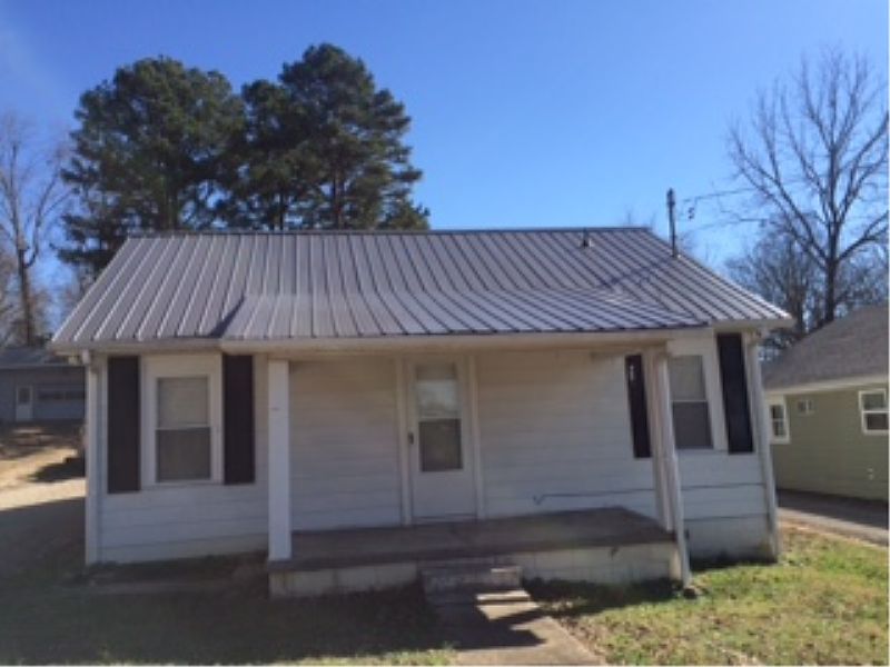 1st image of 110 Harwood St.