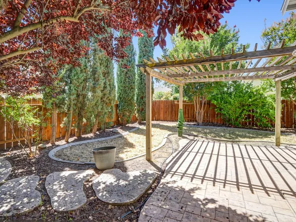 6932 Springmont Dr, Elk Grove, CA 95758