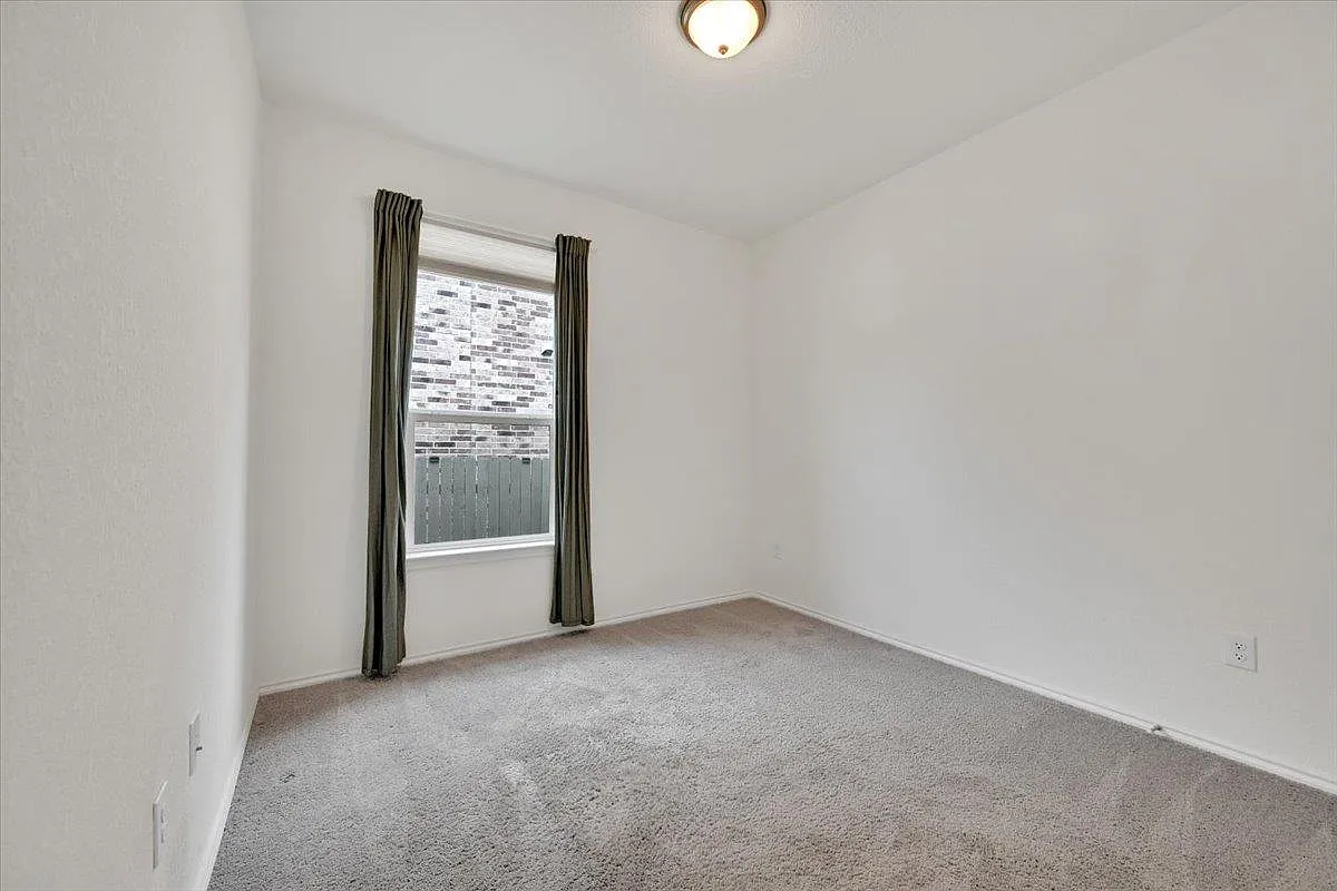 3 bed, 2.0 bath, 1491 sqft, $2,695 — Photo 4