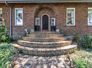 680 S Crest Rd, Chattanooga, TN 37404